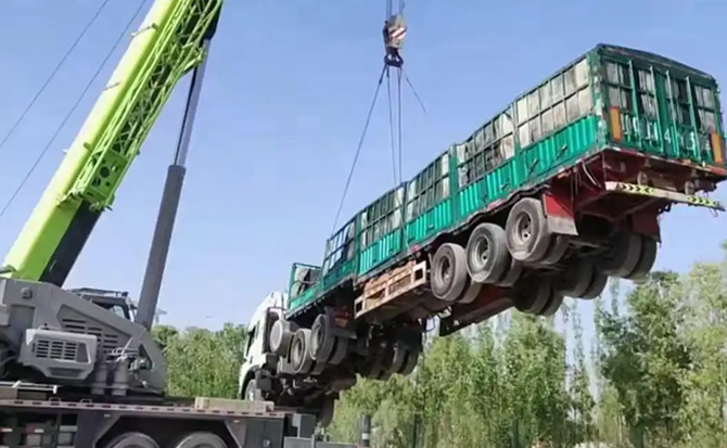 塔城道路脱困救援案例